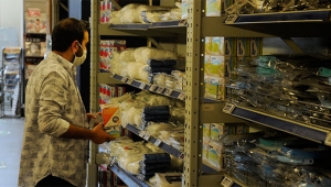 Marketlerde maske satışı başladı