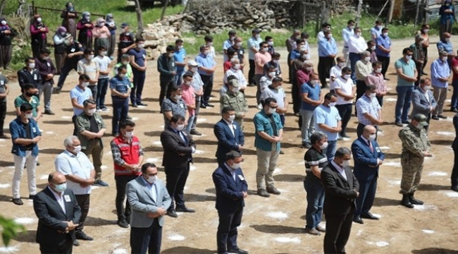 Şehide sosyal mesafeli tören