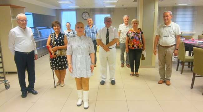 Dr.Polyanna Succi Yaşar Kara Evliliklerinin 26.Yıldönümünü dostlarıyla kutladı