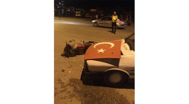 Otomobille çarpışan motosikletli ağır yaralandı