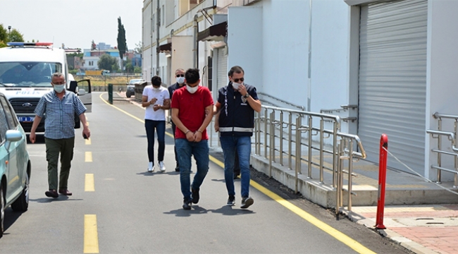 Tabancayı kontrol ederken arkadaşını öldürdü