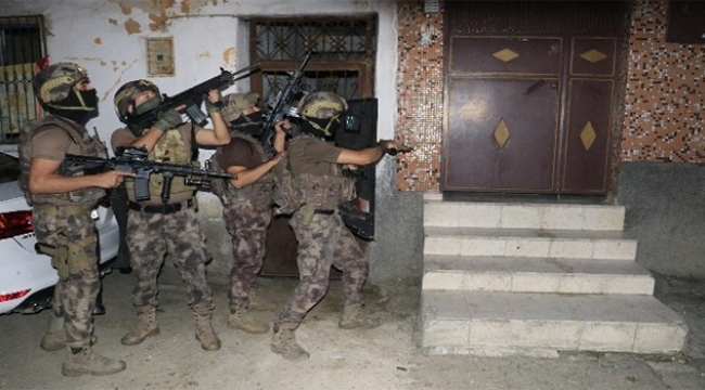 Uyuşturucu satıcılarına baskın