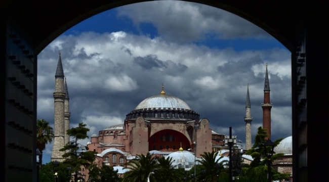 Ayasofya Camii'nde hazırlıklar