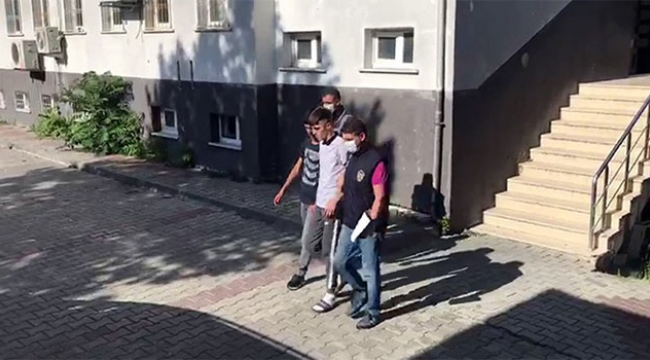 Gençlerin yumruklu kavgası kamerada