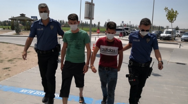 Kendisini bıçaklayan genci hastanelik etti