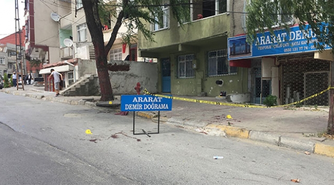 Markette bıçaklı ve sopalı kavga
