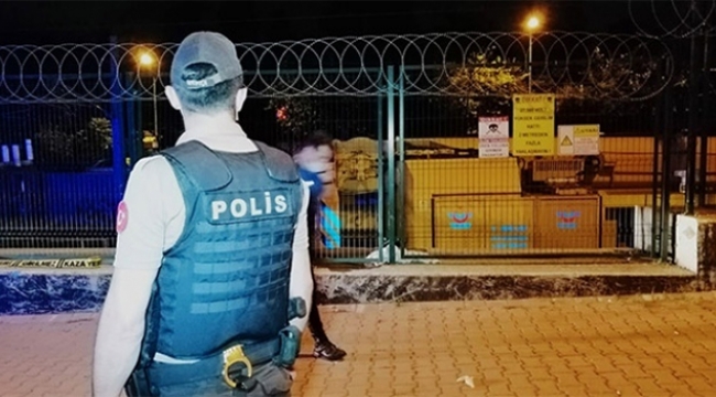 Trenin üzerine çıktı akıma kapıldı