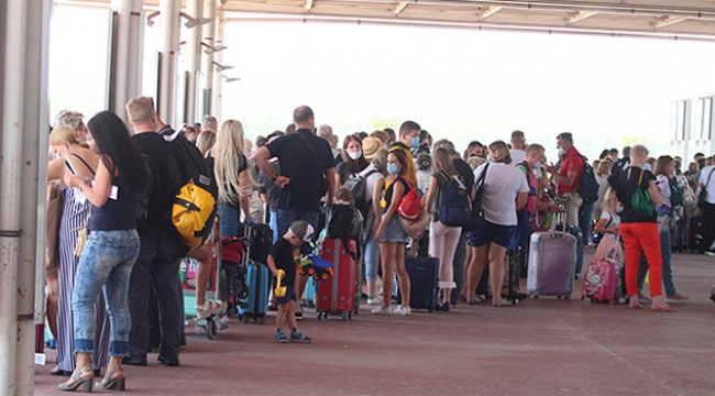 120 bini aşkın Rus turist Türkiye’ye gitti