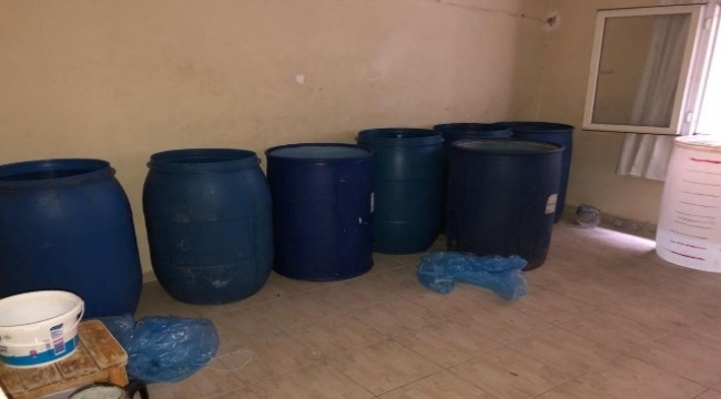 Adana'da bin 590 litre kaçak içki ele geçirildi