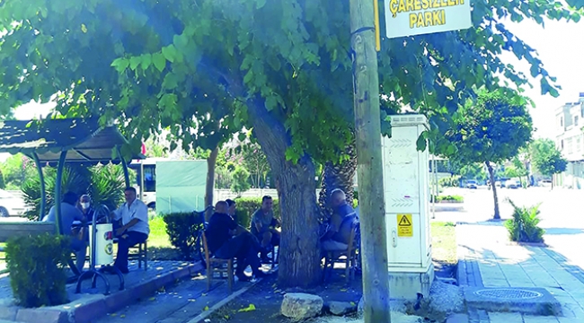 ‘Çaresizler Parkı’ emeklilerin uğrak yeri