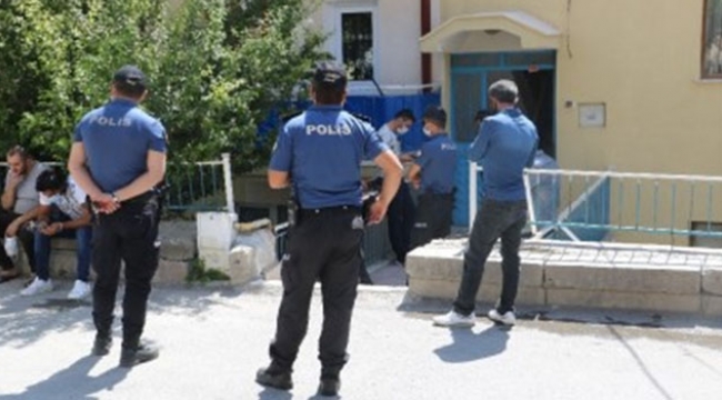 Haber alınamayan kişi evinde ölü bulundu