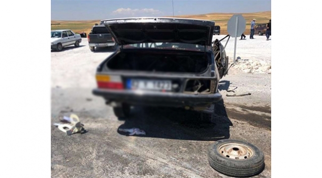 İki otomobil çarpıştı