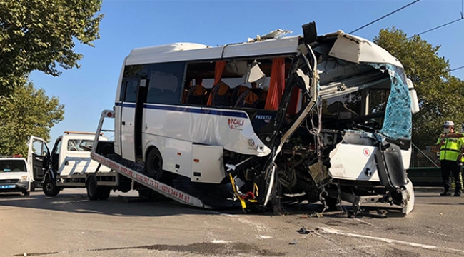 İşçi midibüsüyle feci kaza
