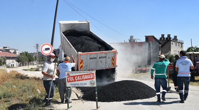 Karaisalı Belediyesi asfalt çalışmalarına hız verdi