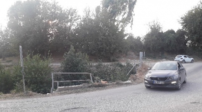 Motosiklet dereye uçtu