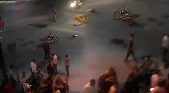 Motosiklet ile kamyonet çarpıştı