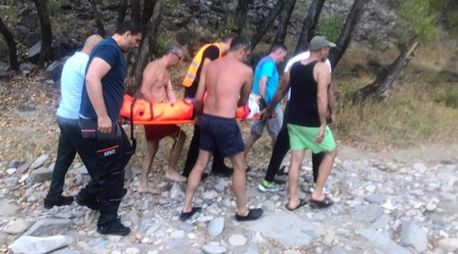 Selfie çekmek isterken kayalıklardan düştü