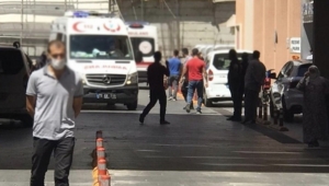 Şizofreni hastası polise bıçakla saldırdı