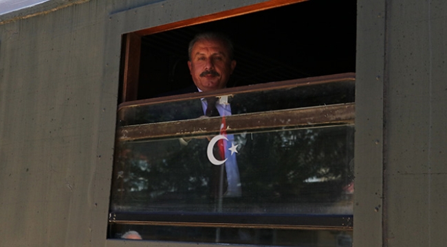 ‘Terör örgütü, Suriye’nin yer altı zenginliklerini peşkeş çekiyor’