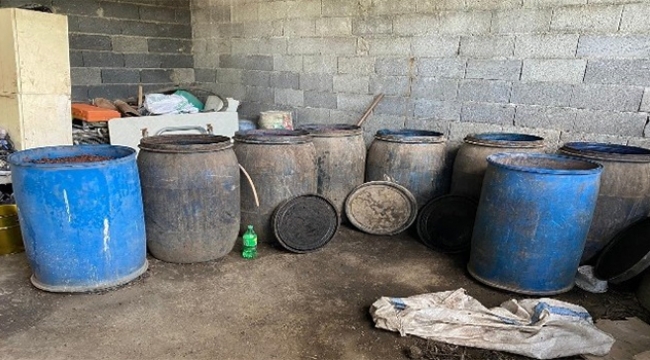 Adana'da 2 bin 280 litre kaçak içki ele geçirildi