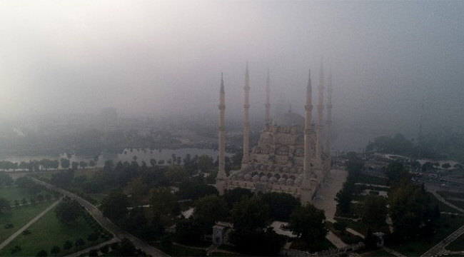 Adana sis altında...