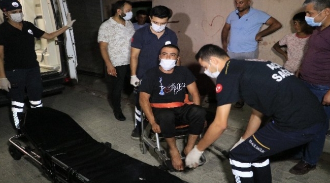 Ağabeyini bıçakladı kaçarken çatıdan düştü