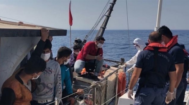 Akdeniz'de 90 göçmen yakalandı...