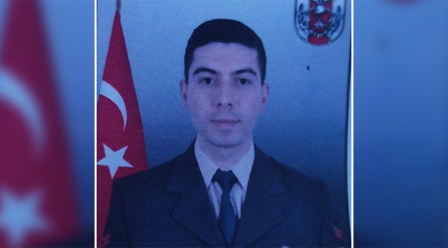Askeri araç yuvarlandı....