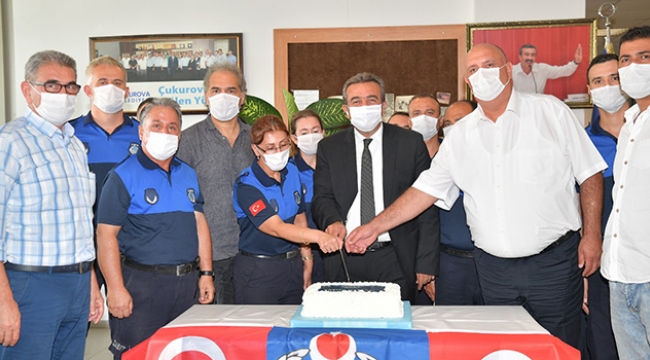 Başkan Soner Çetin’den zabıtaya pasta ikramı