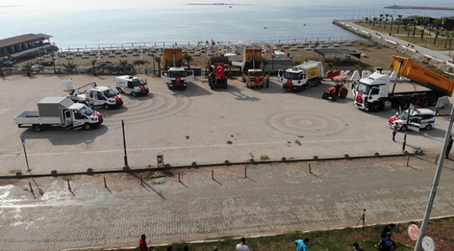 Karataş Belediyesi yeni araçlarını tanıttı