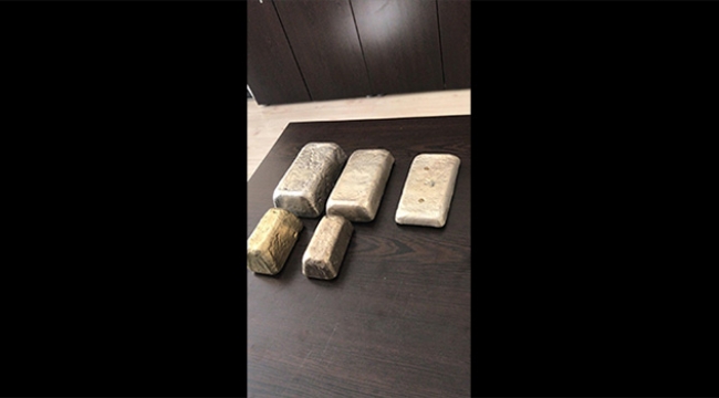 Metali altın diye satmak istedi