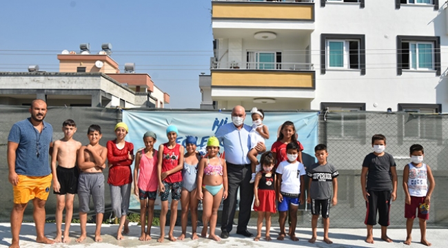 Minik yüzücüler sertifikalarını aldı
