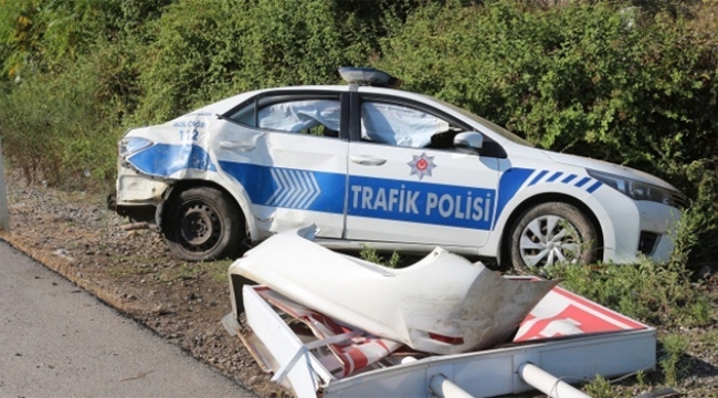 Polis ve jandarma ekibi kaza yaptı