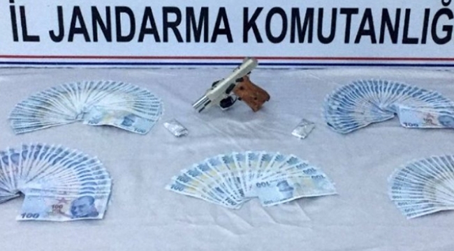 Şüpheli şahsın üstünden çıkanlar şok etti!