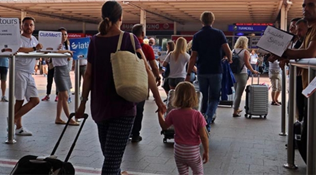 Bir haftada 250 bin turist geldi