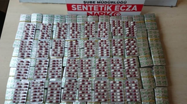 Durdurulan araçtan binlerce hap çıktı