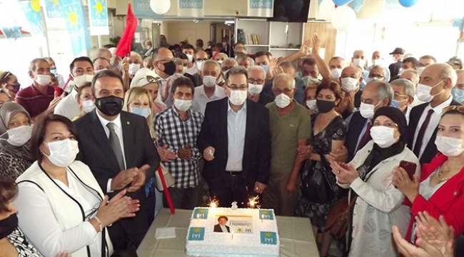 İYİ Parti’de coşkulu 3. yıl kutlaması