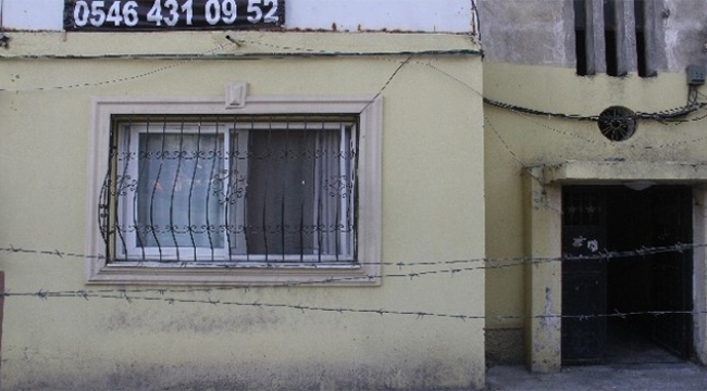 Kocası tarafından eve kilitlendi polis kurtardı