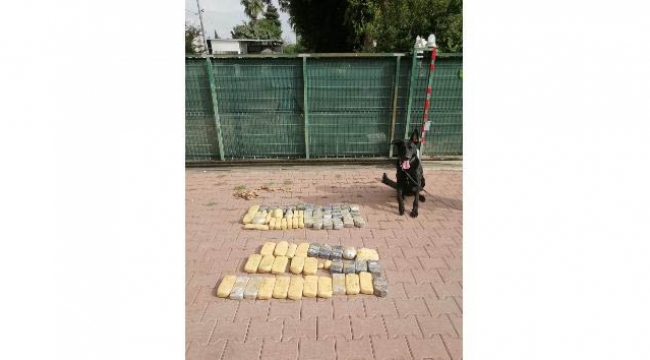 Otomobilden 32 kilo esrar çıktı