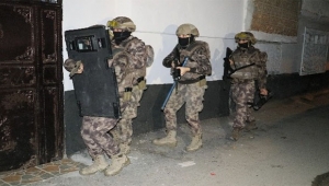Adana'da şafak operasyonu