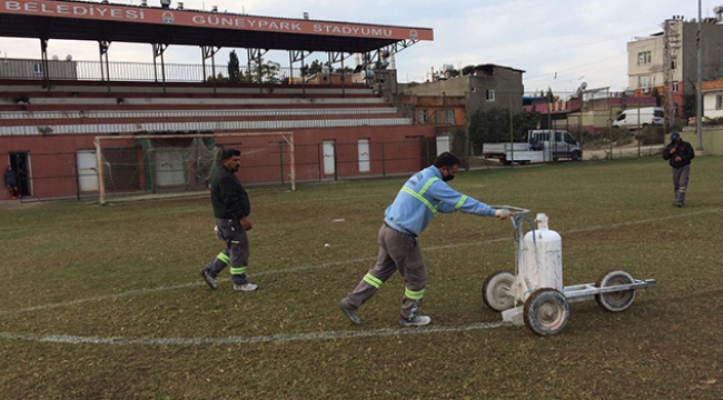 Büyükşehir’den çim sahalara özel bakım
