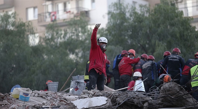 Enkazdan 2 kişinin daha cansız bedenleri çıkarıldı