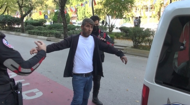 Maske takmamak için direnince gözaltına alındı