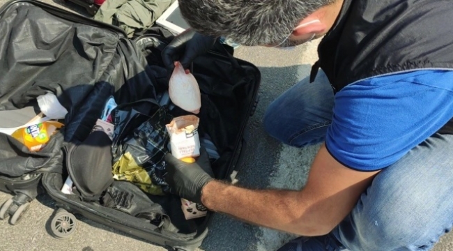 Meyve suyunu boşaltıp, içine uyuşturucu koydu