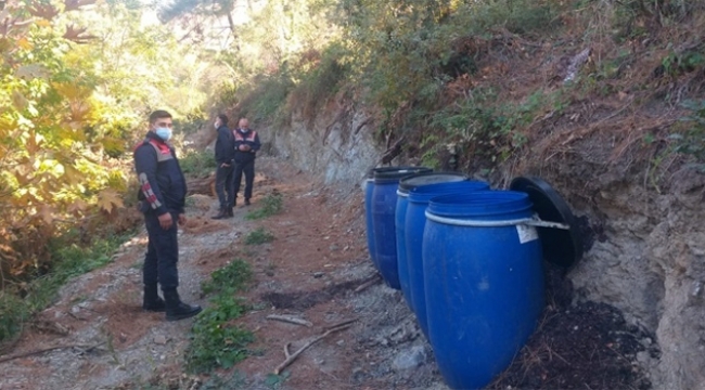 Operasyonda 890 litre kaçak içki ele geçirildi..