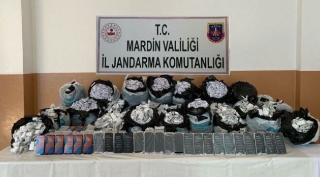 330 adet gümrük kaçağı cep telefonu ele geçirildi.