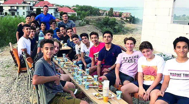 Amatörlere Kepçe darbesi
