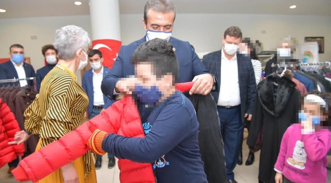 Çukurova Belediyesi çocukların yüzünü güldürdü