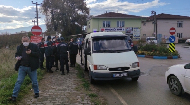 Kavgayı ayırmak için araya girdi sırtından yaralandı