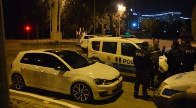 Kısıtlama saatlerinde polisten kaçarken yakalandı